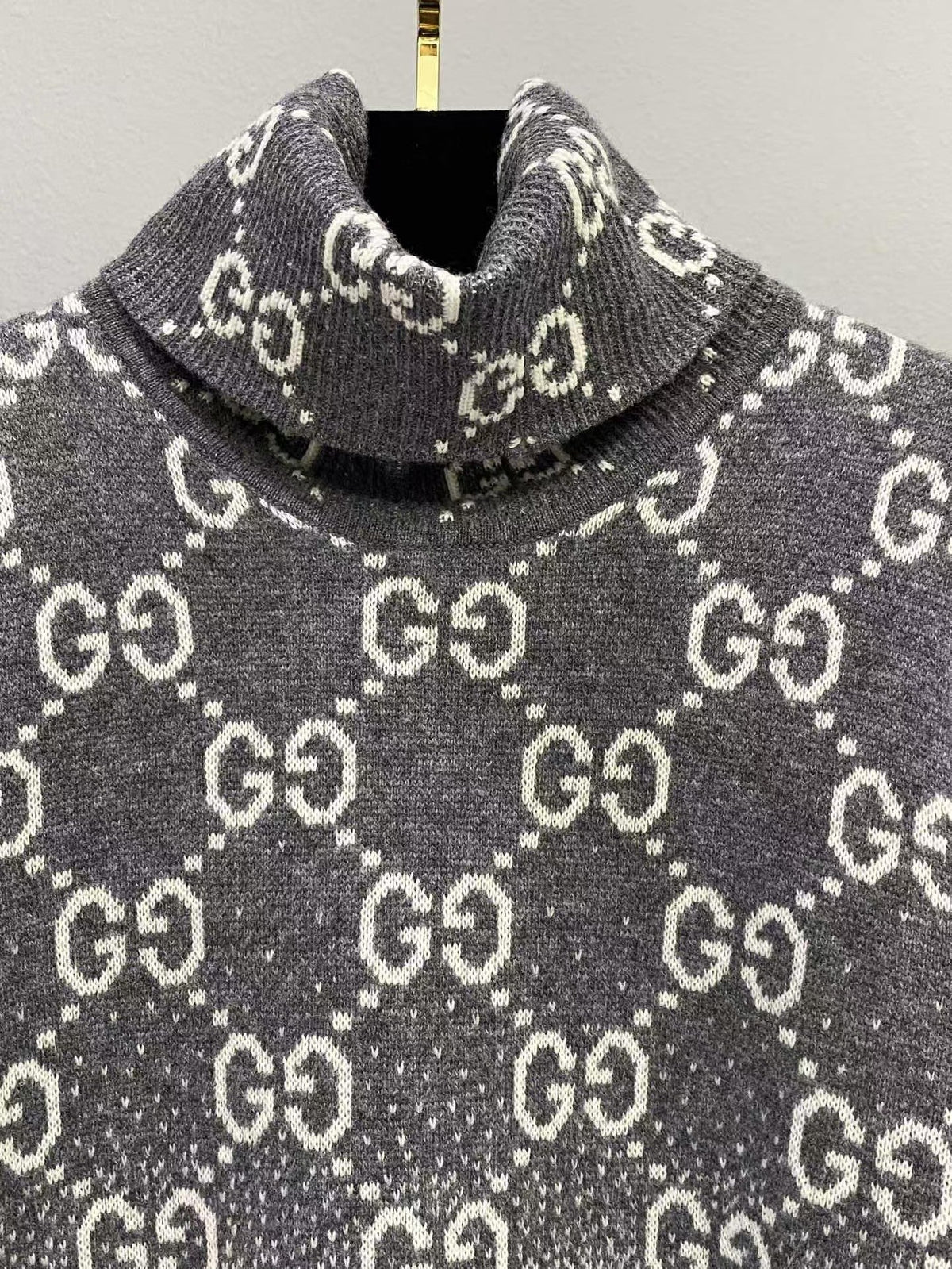 Classic Fashion Sweater-555(Women's)