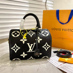 Exquisite leather bags-589