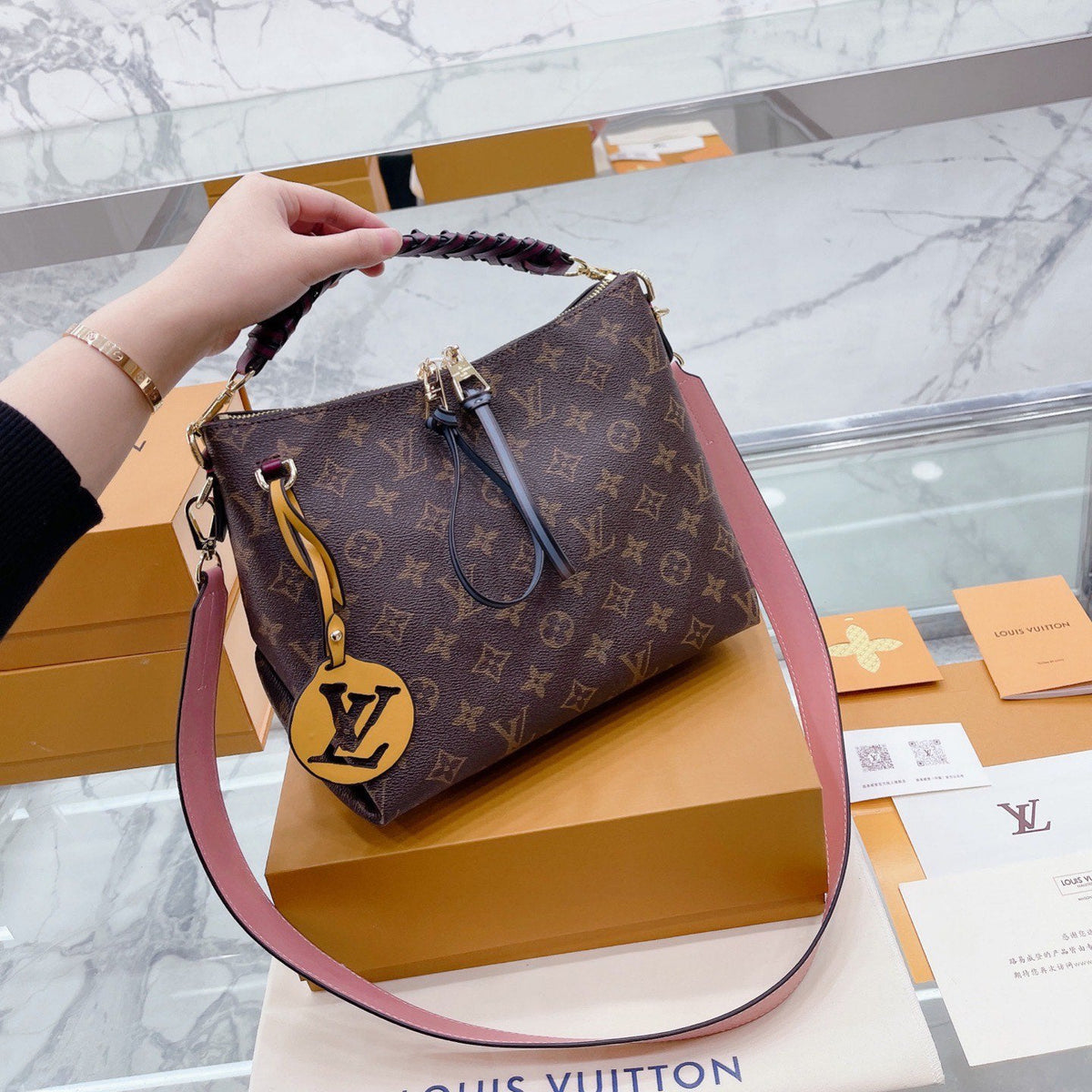 Exquisite leather bags-470