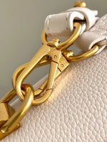 Exquisite leather bags-387