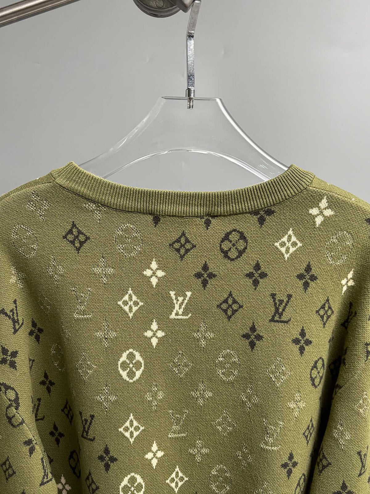 Classic Fashion Sweater-101