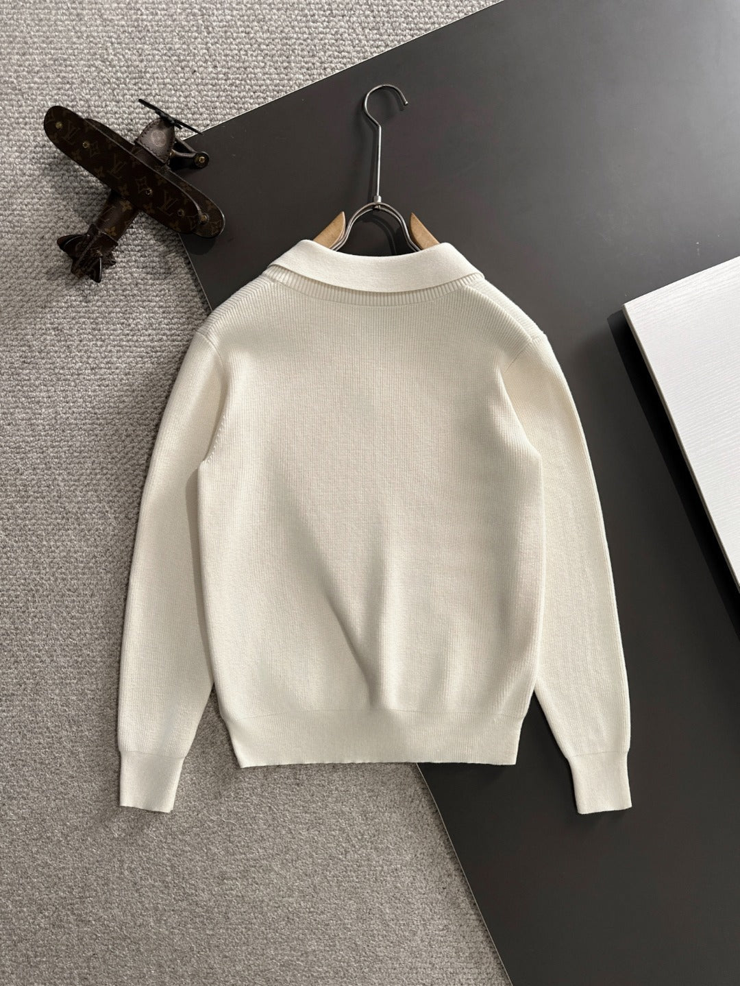 Classic Fashion Sweater-111