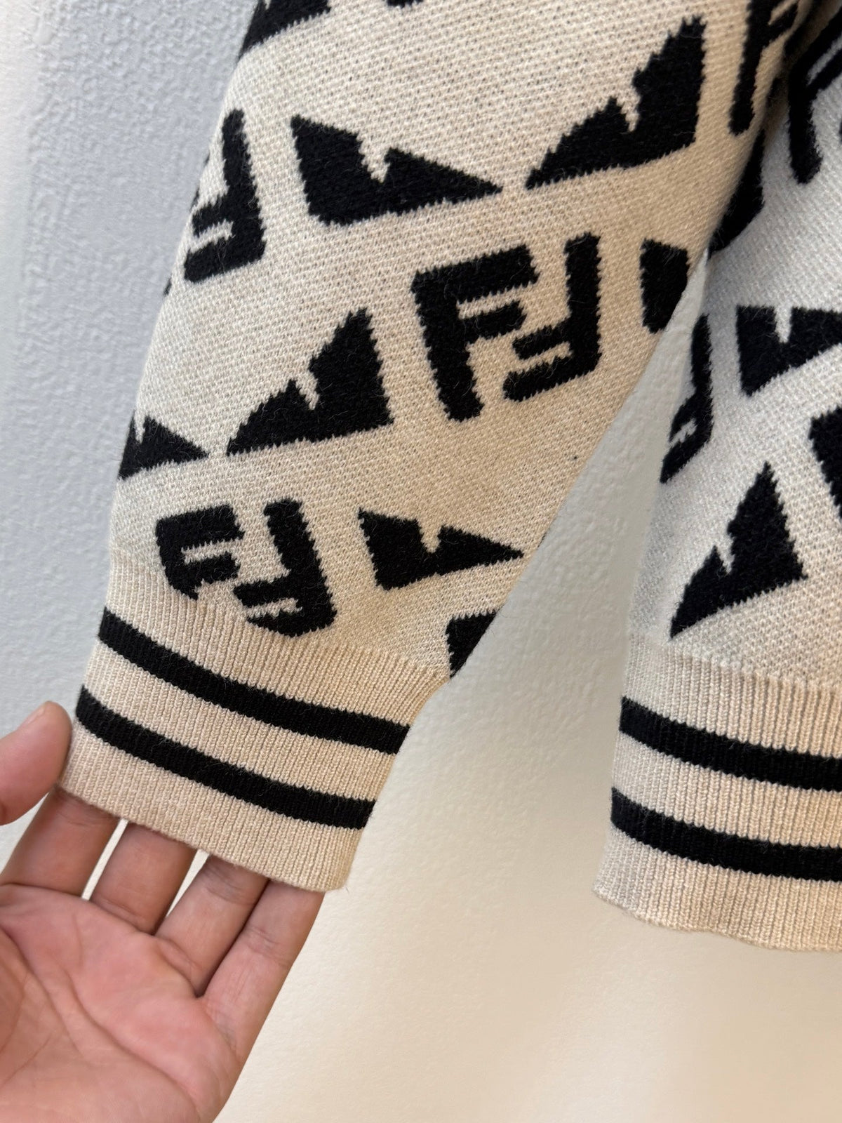 Classic Fashion Sweater-157