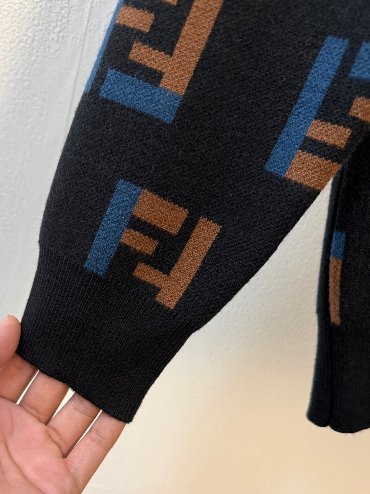 Classic Fashion Sweater-163