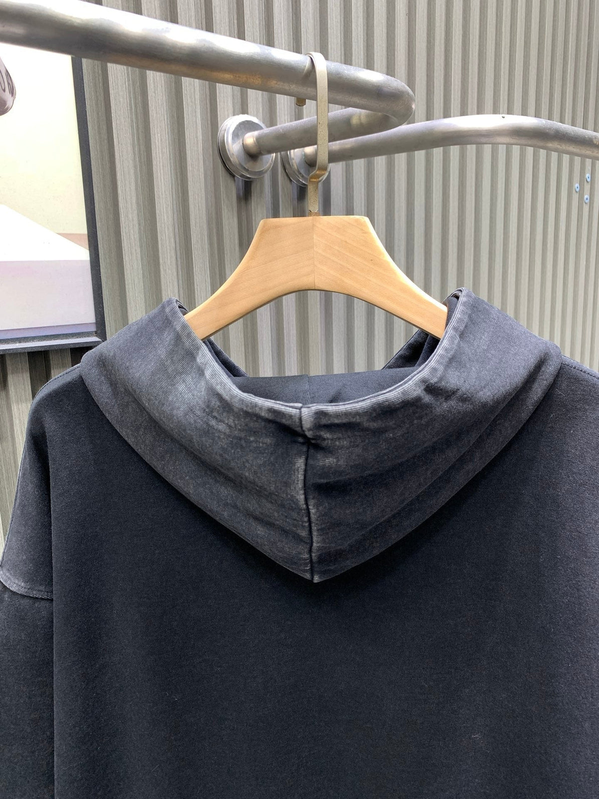 Classic Fit Hoodie-1019