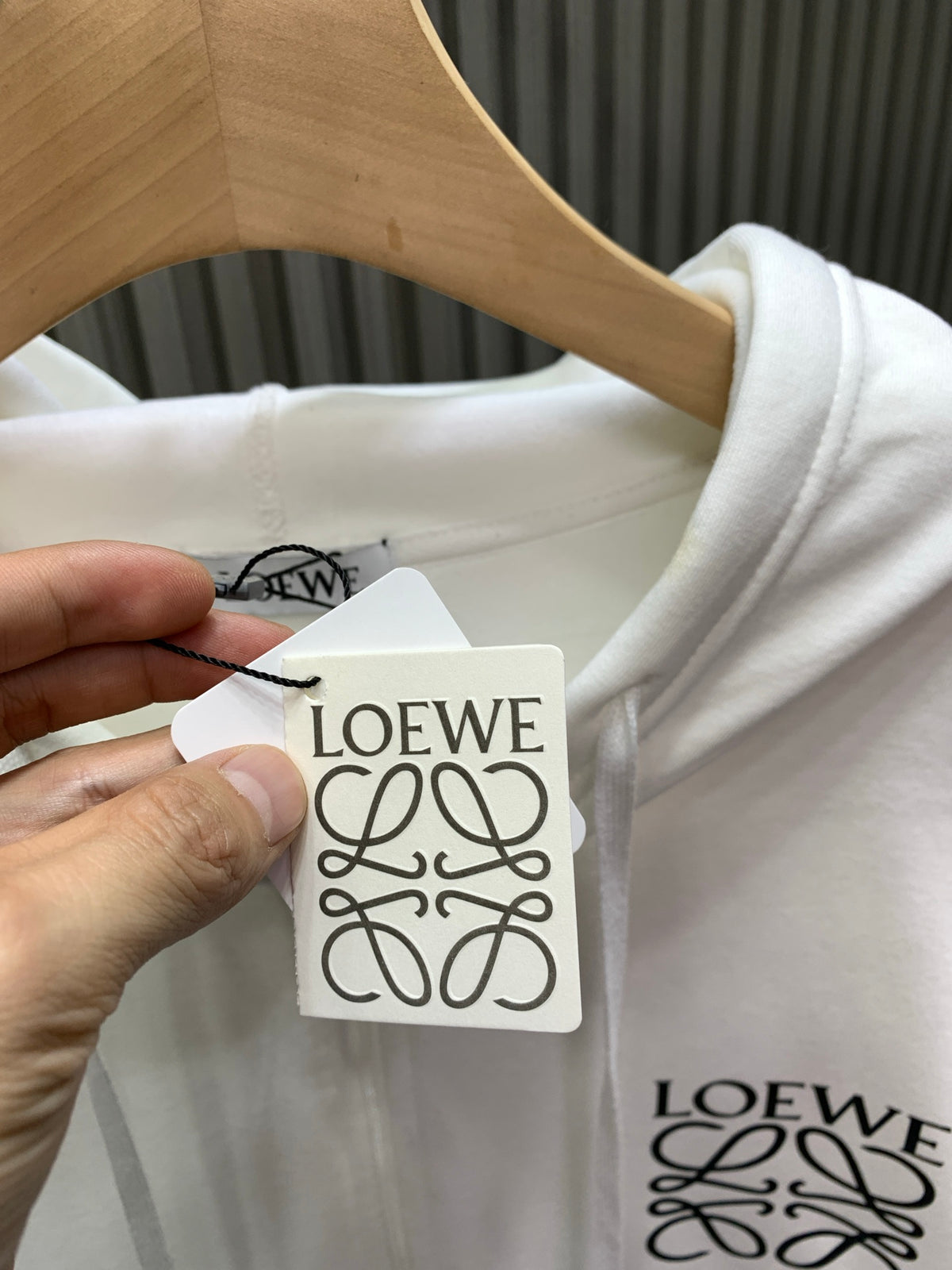 Classic Fit Hoodie-1020