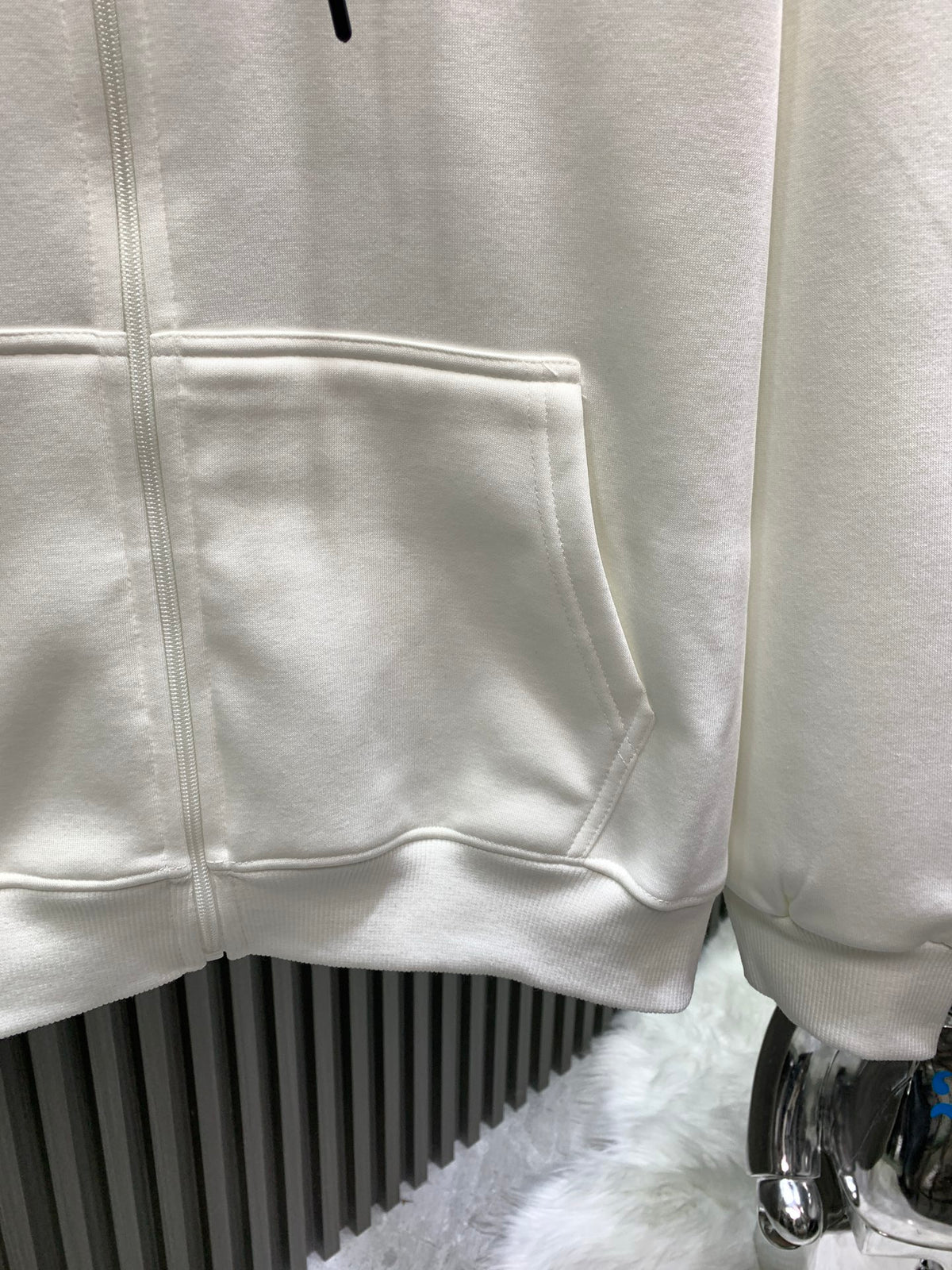 Classic Fit Hoodie-1020