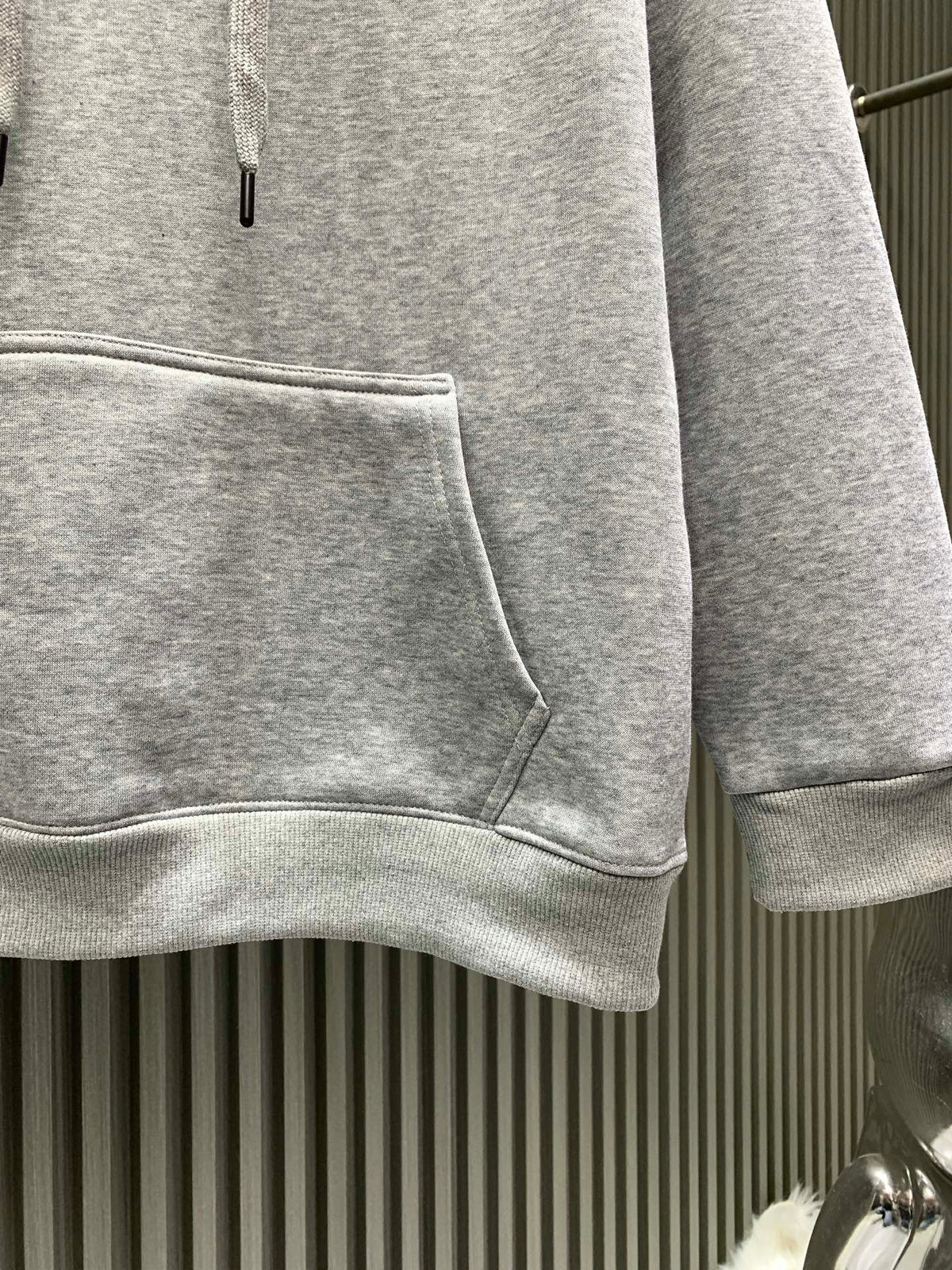 Classic Fit Hoodie-1025