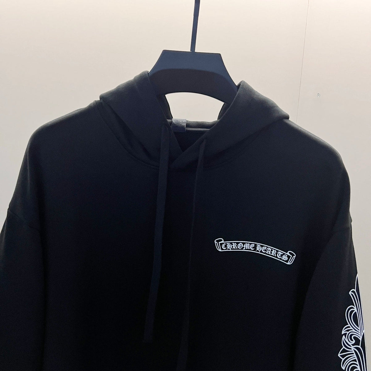 Classic Fit Hoodie-1036
