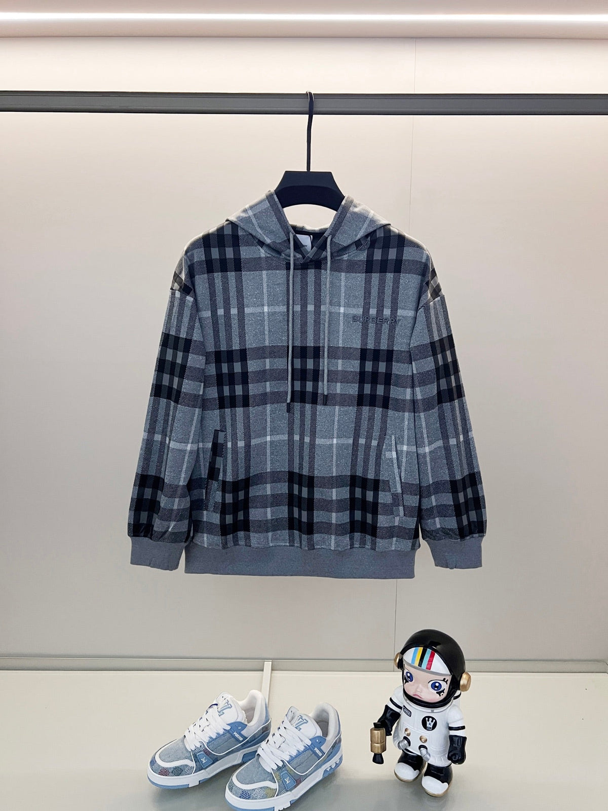 Classic Fit Hoodie-1042