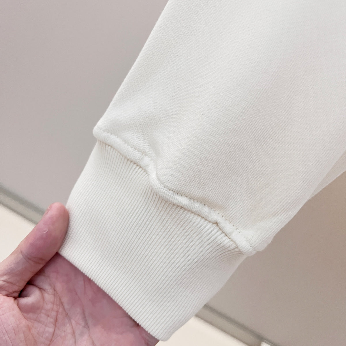 Classic Fit Hoodie-1047