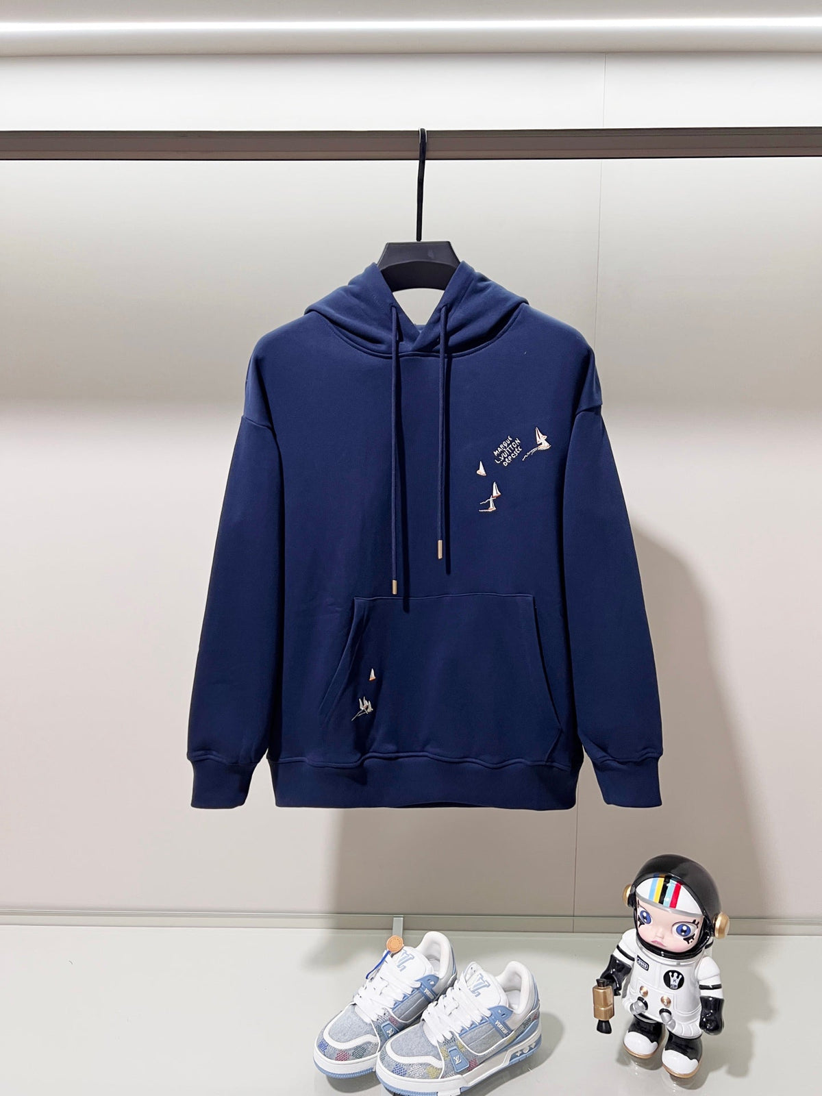 Classic Fit Hoodie-1063