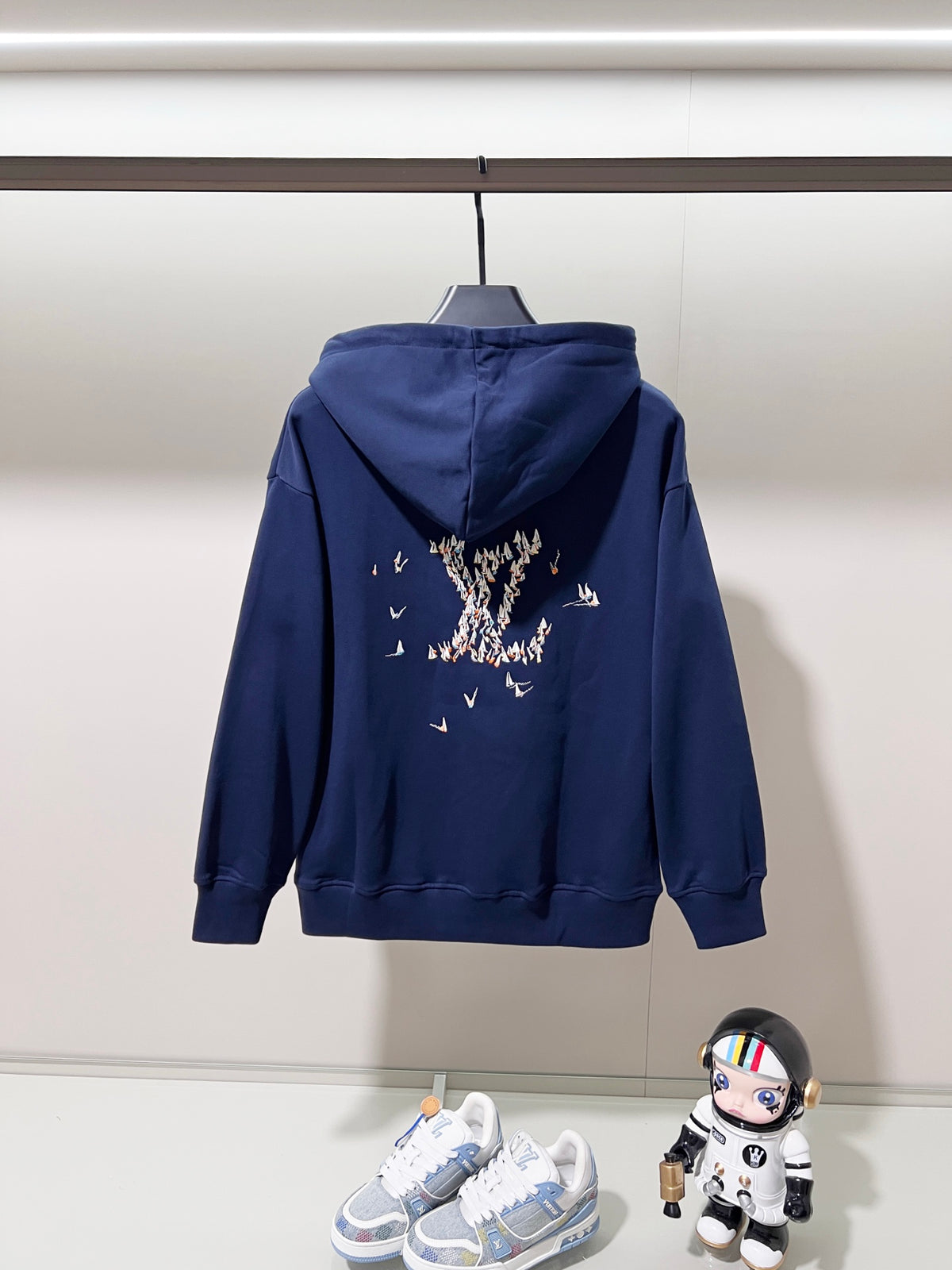 Classic Fit Hoodie-1063