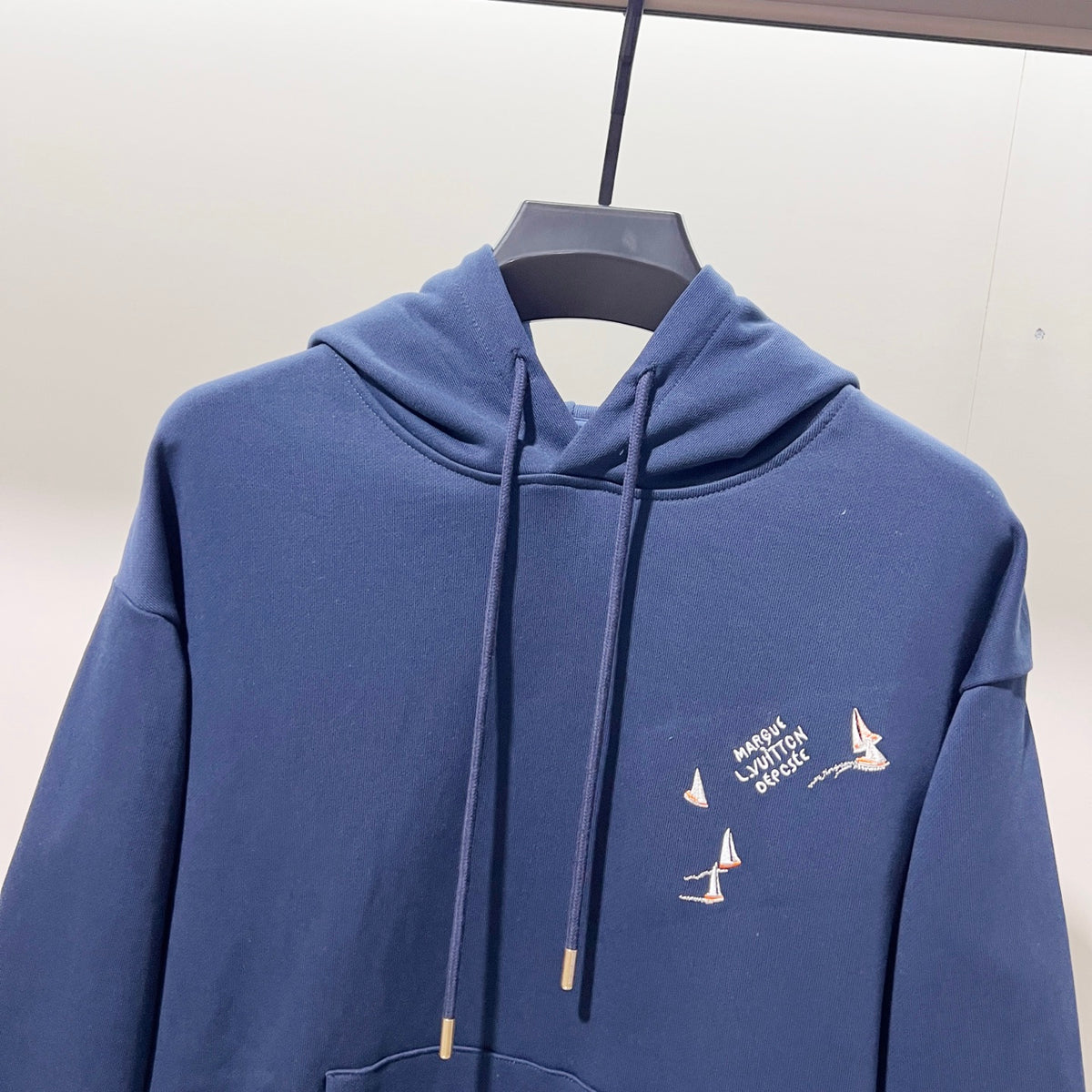 Classic Fit Hoodie-1063