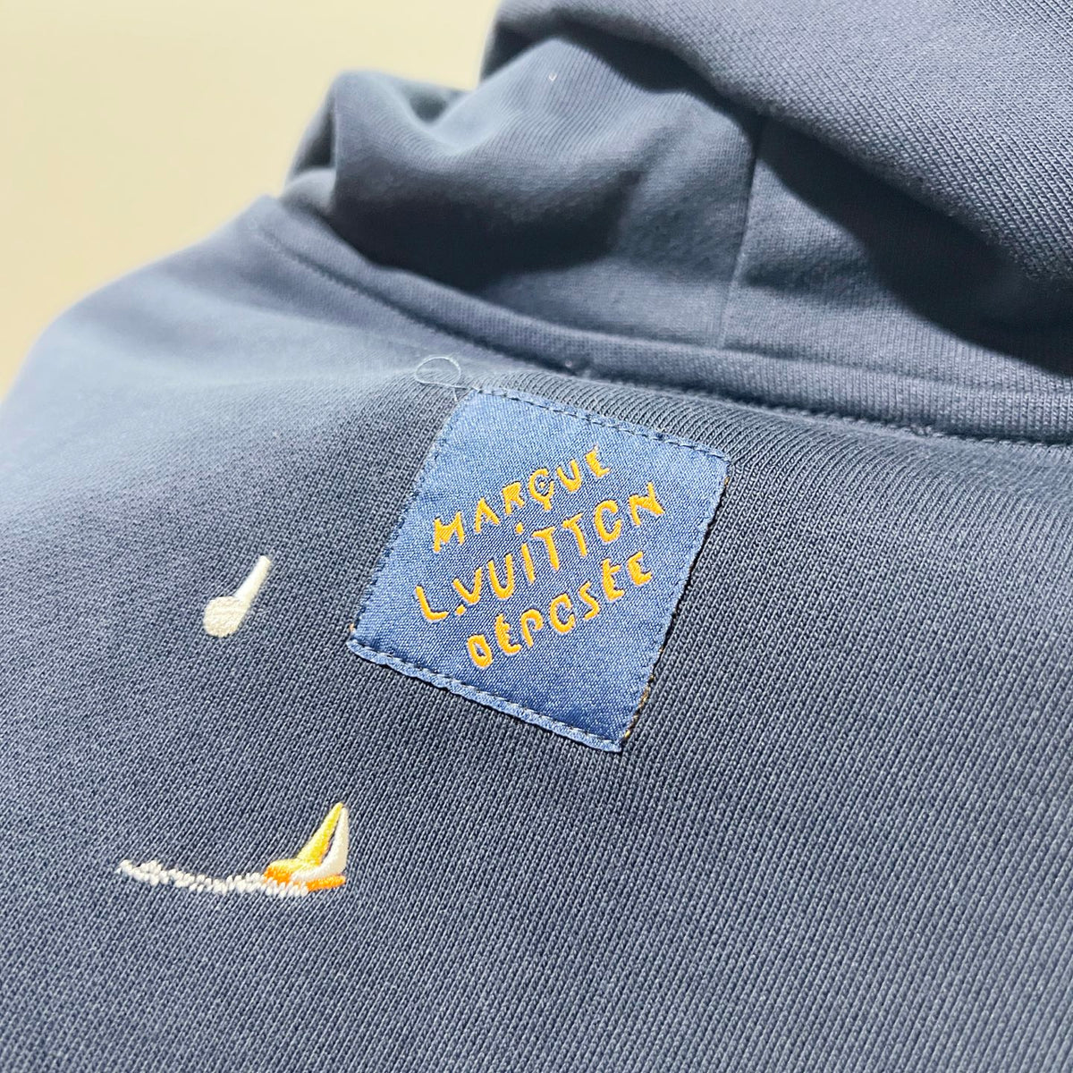 Classic Fit Hoodie-1063