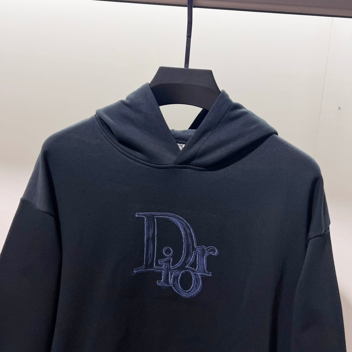 Classic Fit Hoodie-1072