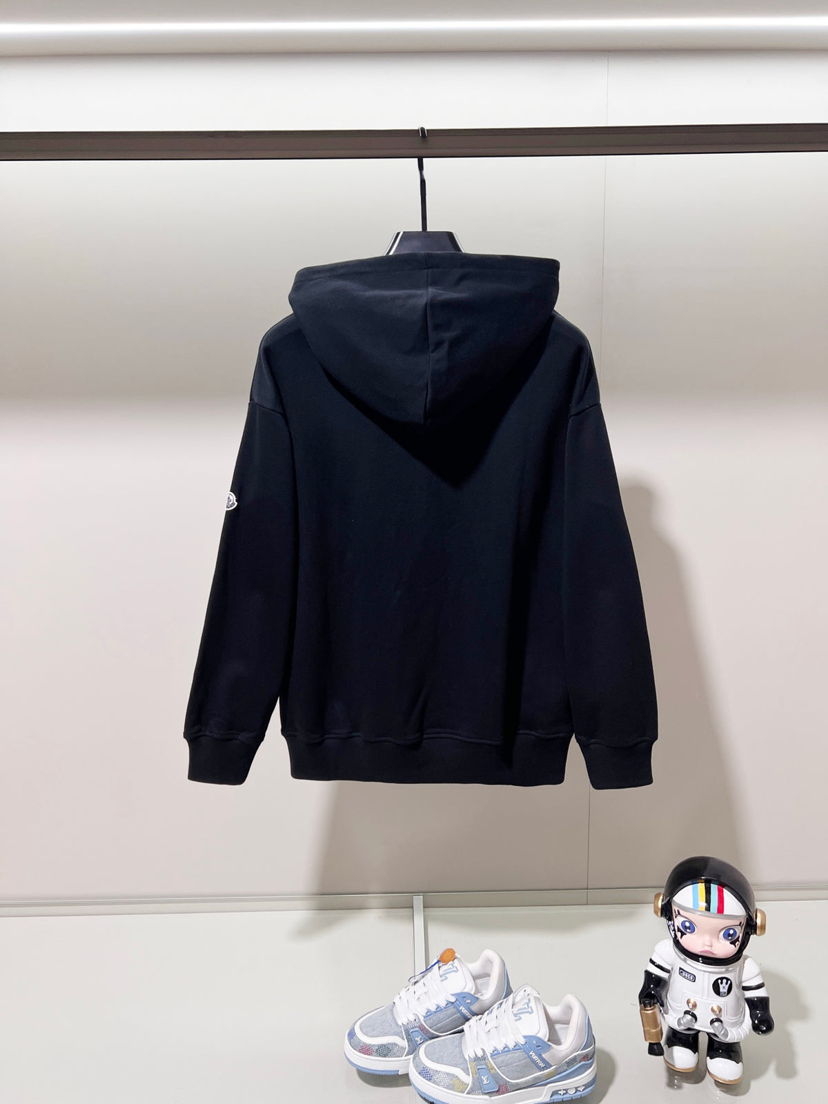 Classic Fit Hoodie-1076