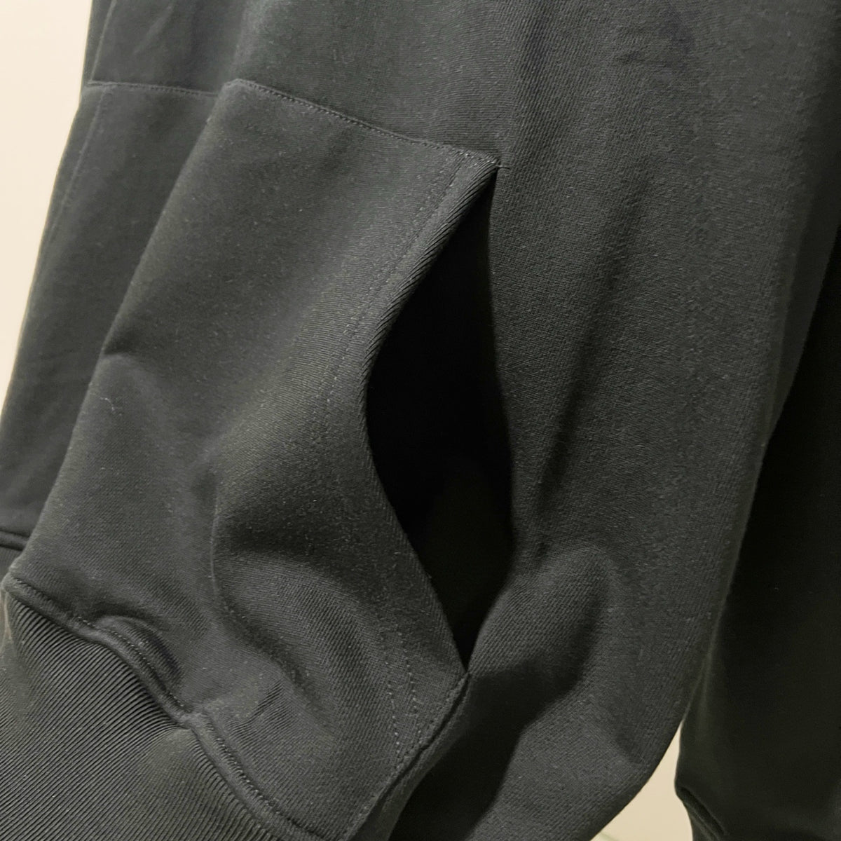 Classic Fit Hoodie-1078