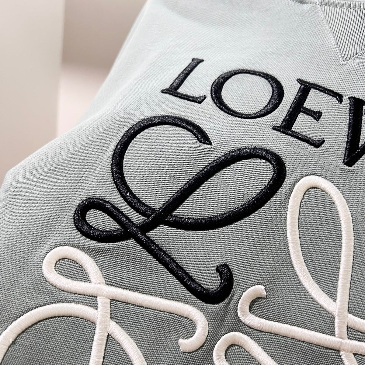 Classic Fit Hoodie-1082