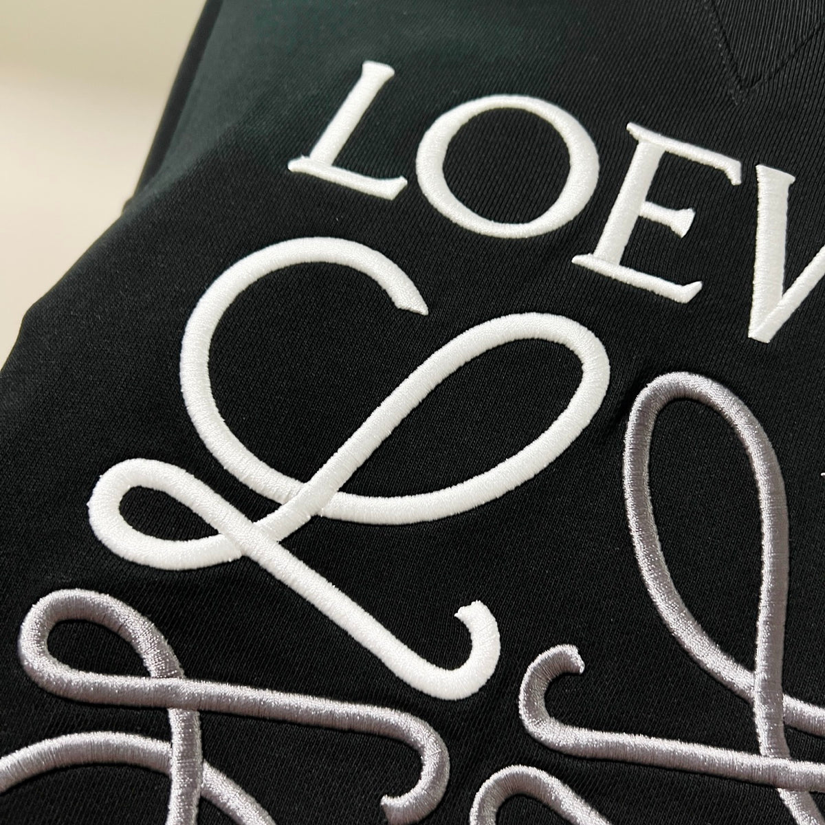 Classic Fit Hoodie-1085