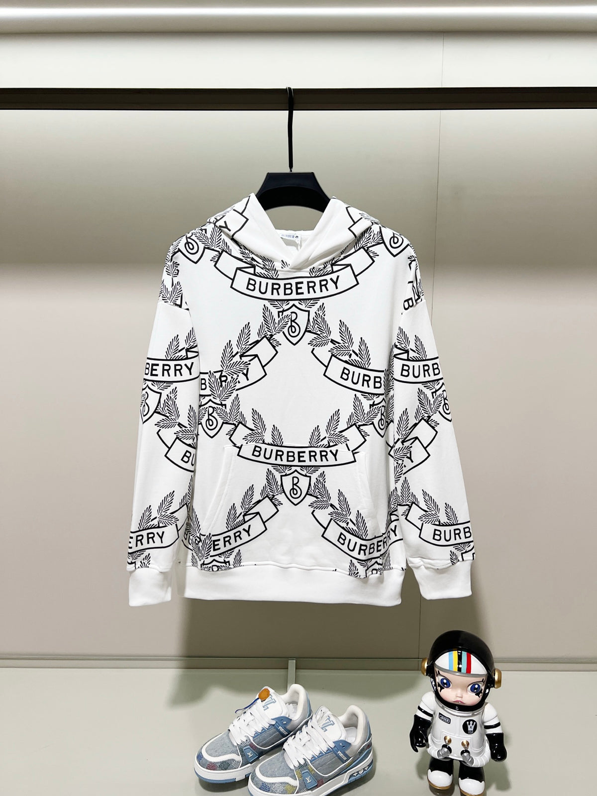 Classic Fit Hoodie-1097