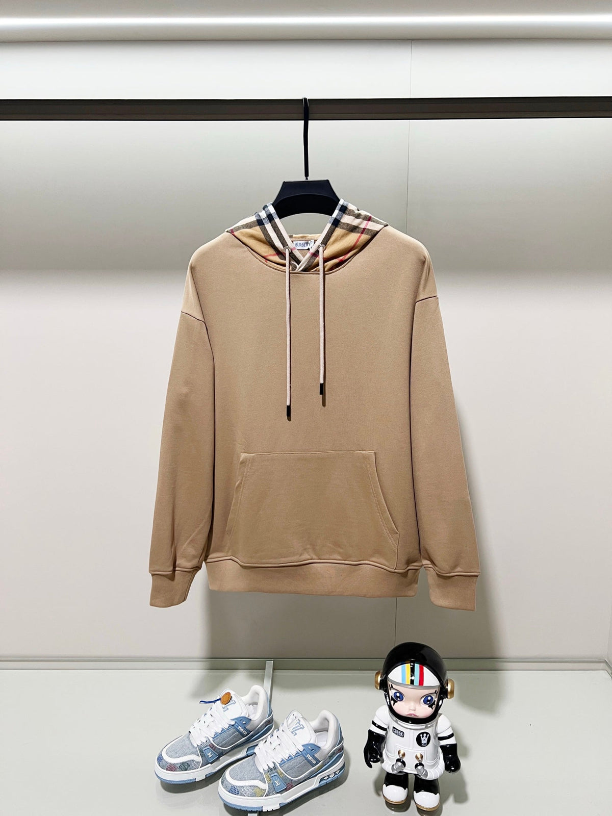 Classic Fit Hoodie-1100