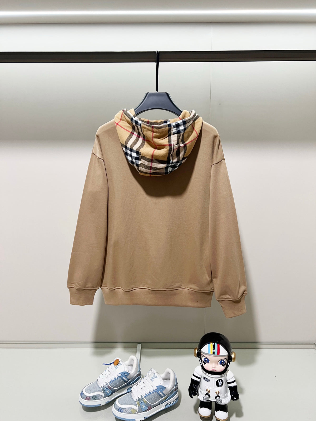 Classic Fit Hoodie-1100