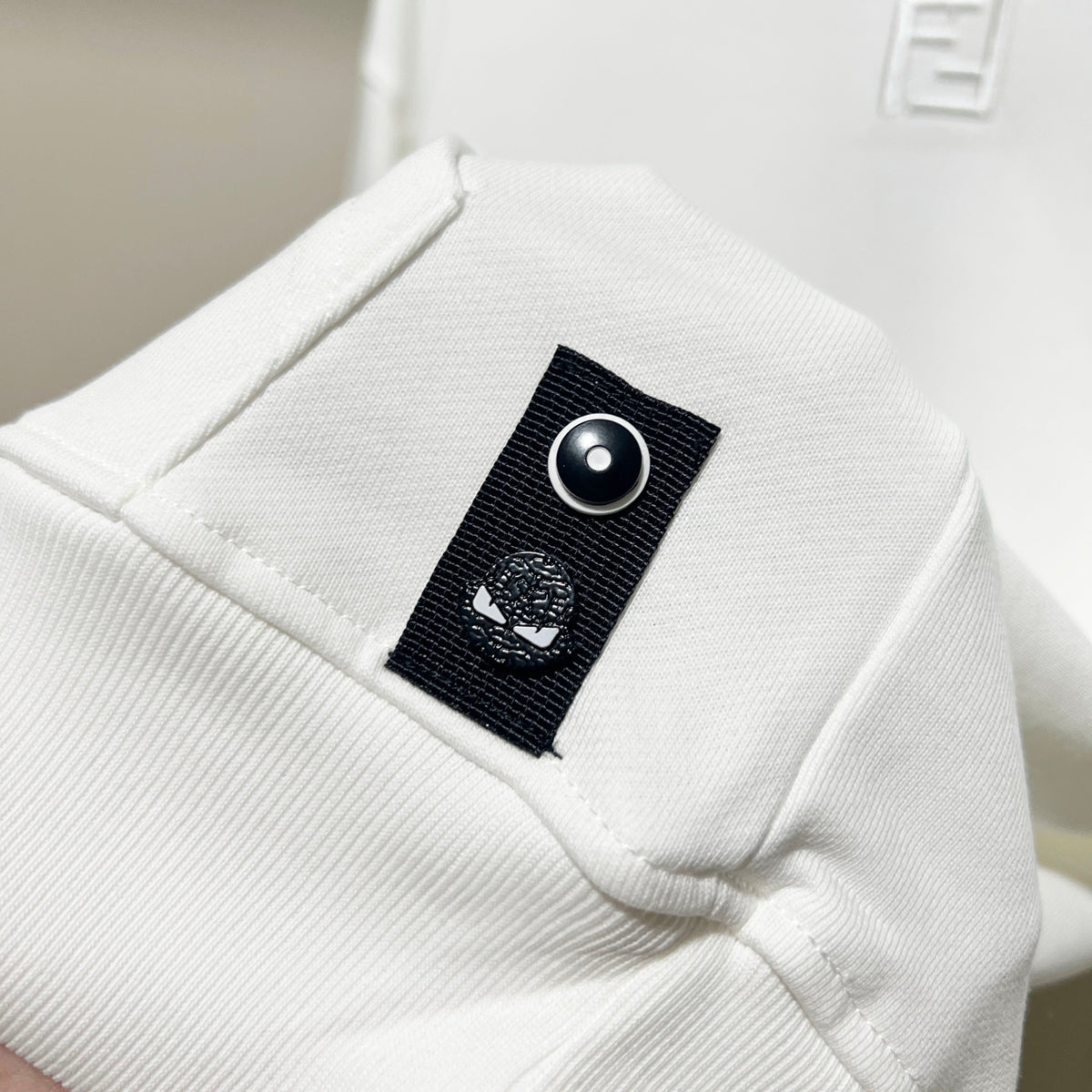 Classic Fit Hoodie-1104