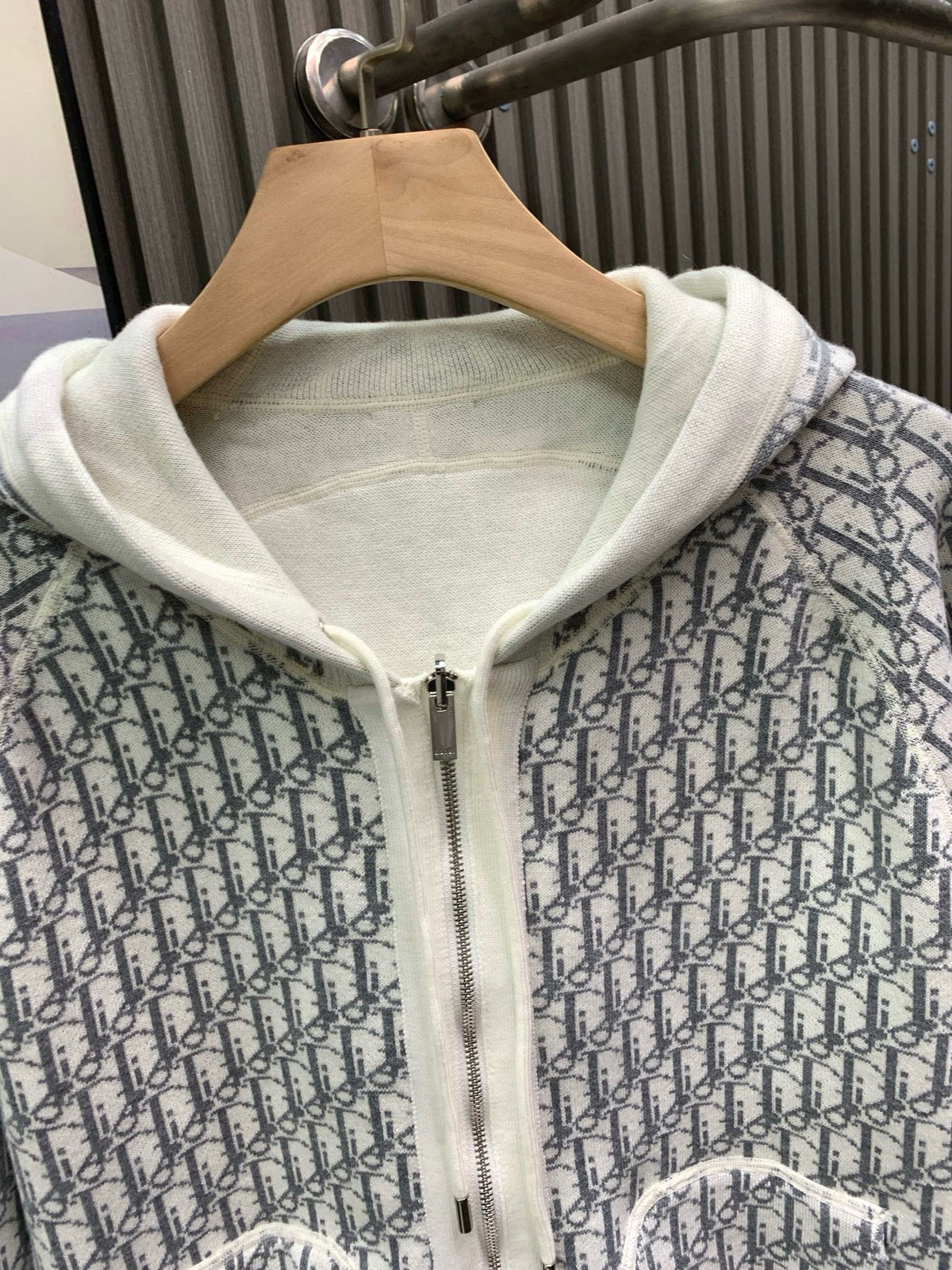 Classic Fashion Sweater-1083