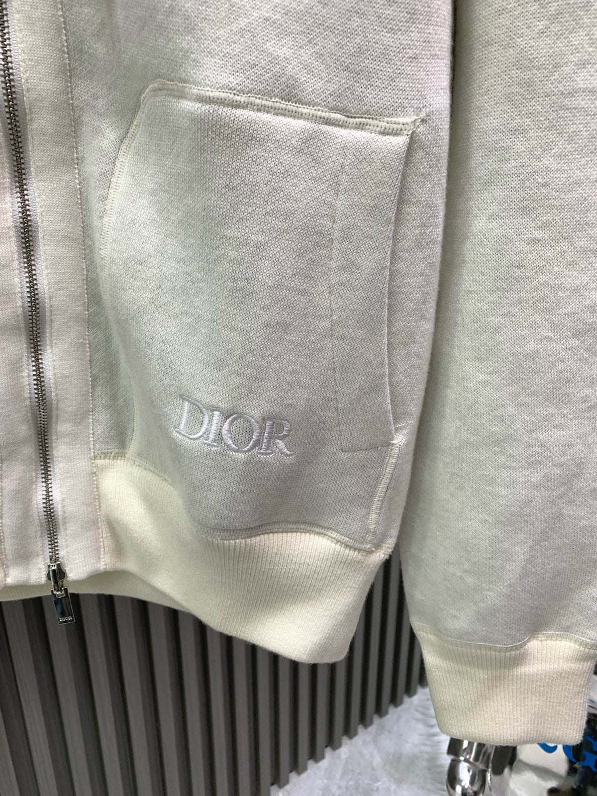 Classic Fashion Sweater-1083