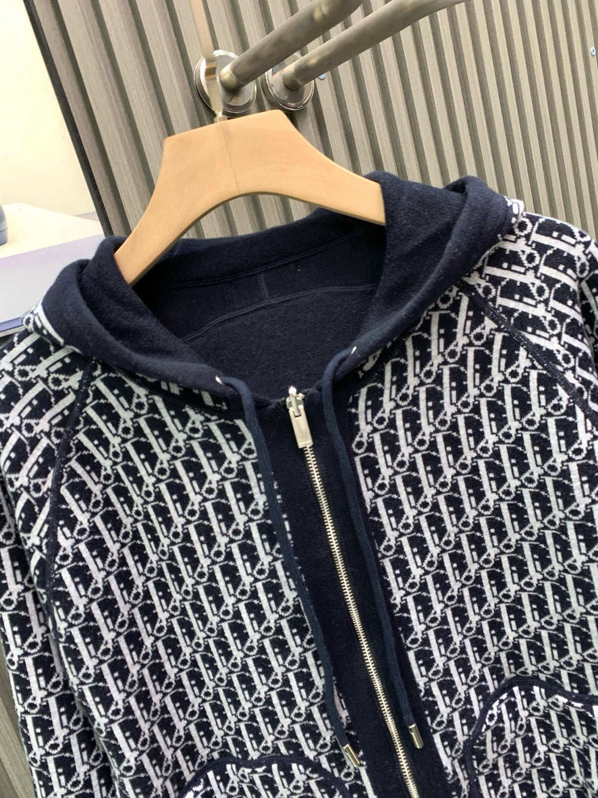 Classic Fashion Sweater-1083