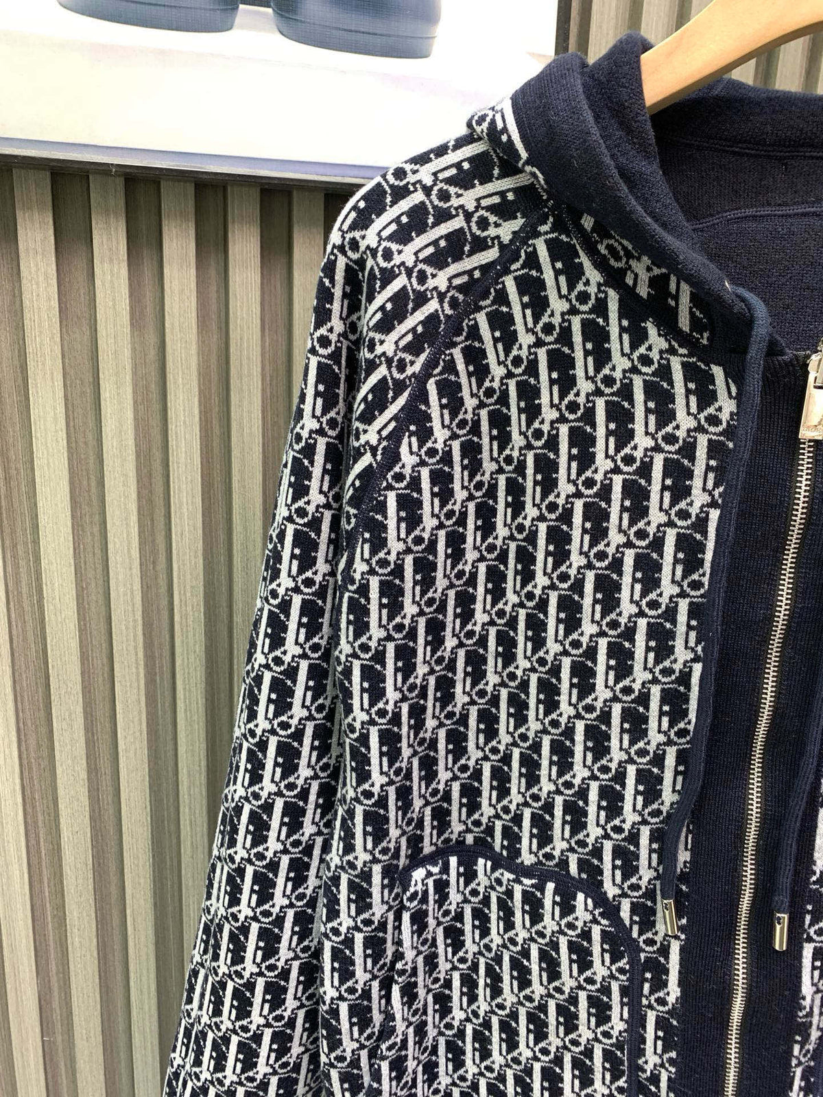 Classic Fashion Sweater-1083