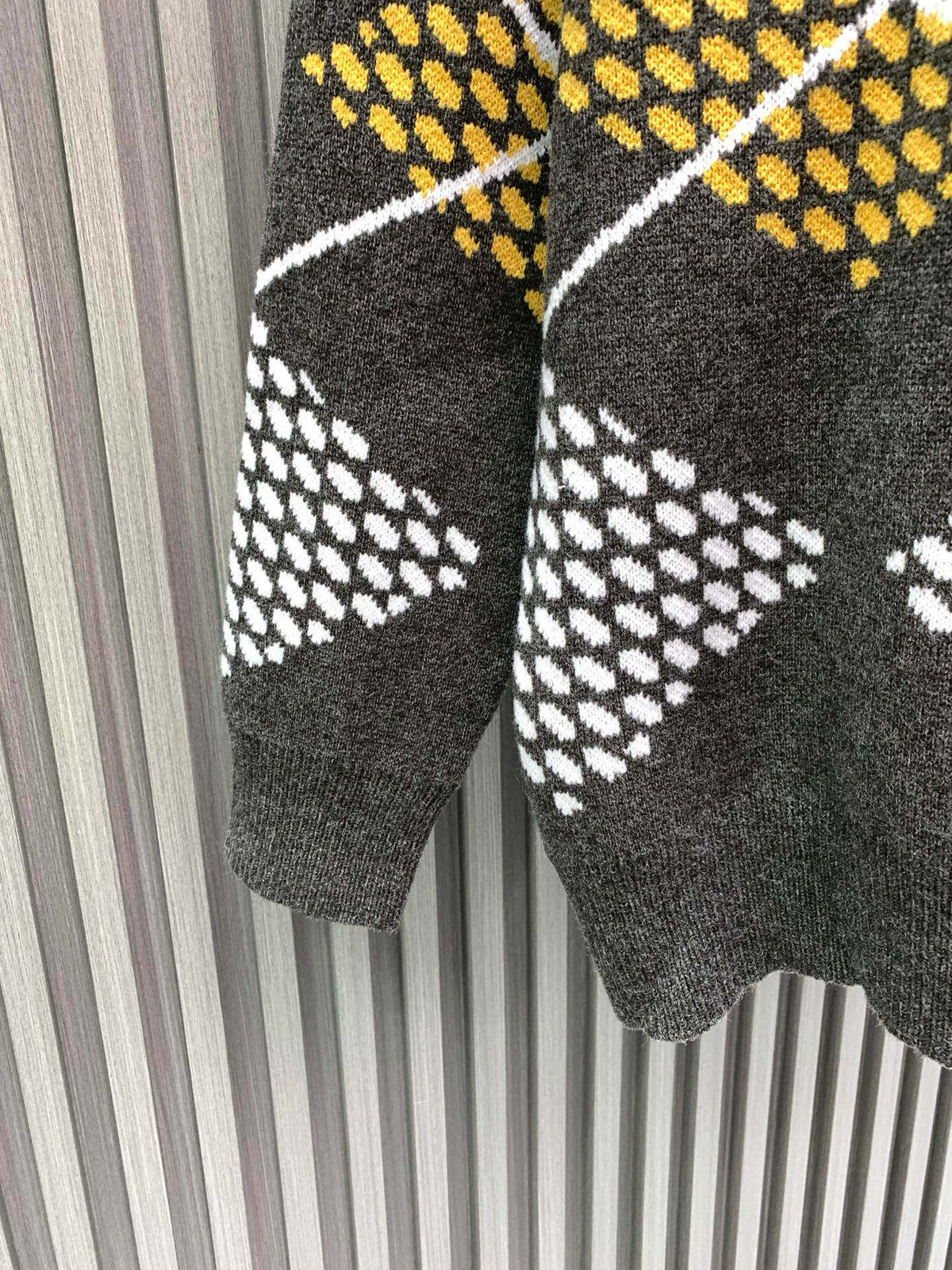 Classic Fashion Sweater-1078