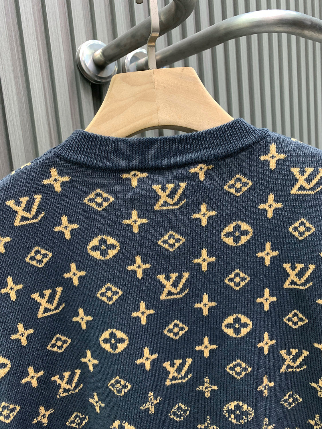 Classic Fashion Sweater-1075