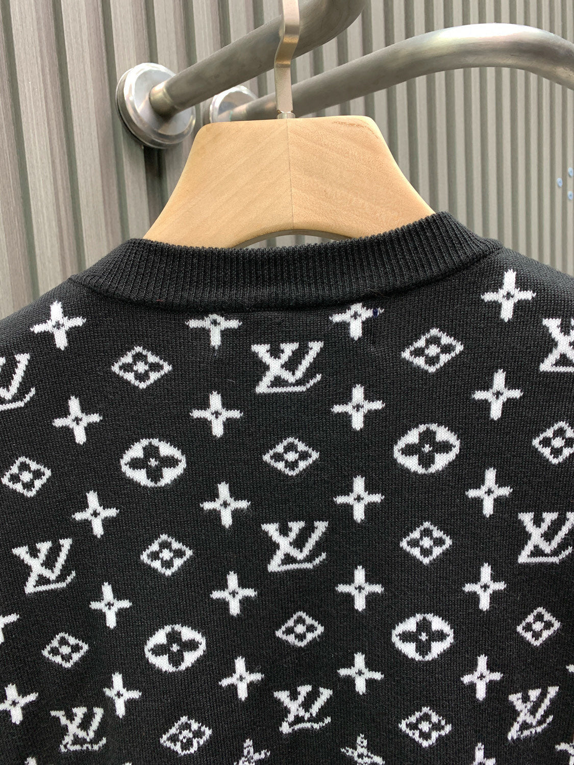 Classic Fashion Sweater-1075