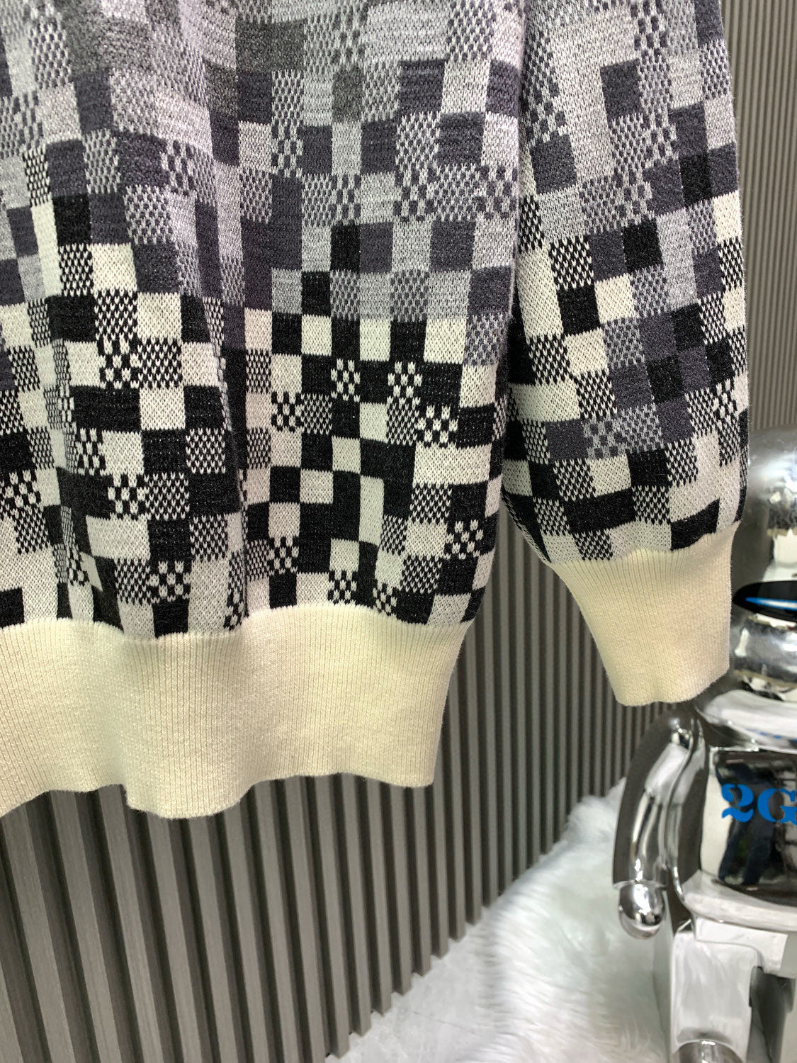 Classic Fashion Sweater-1090