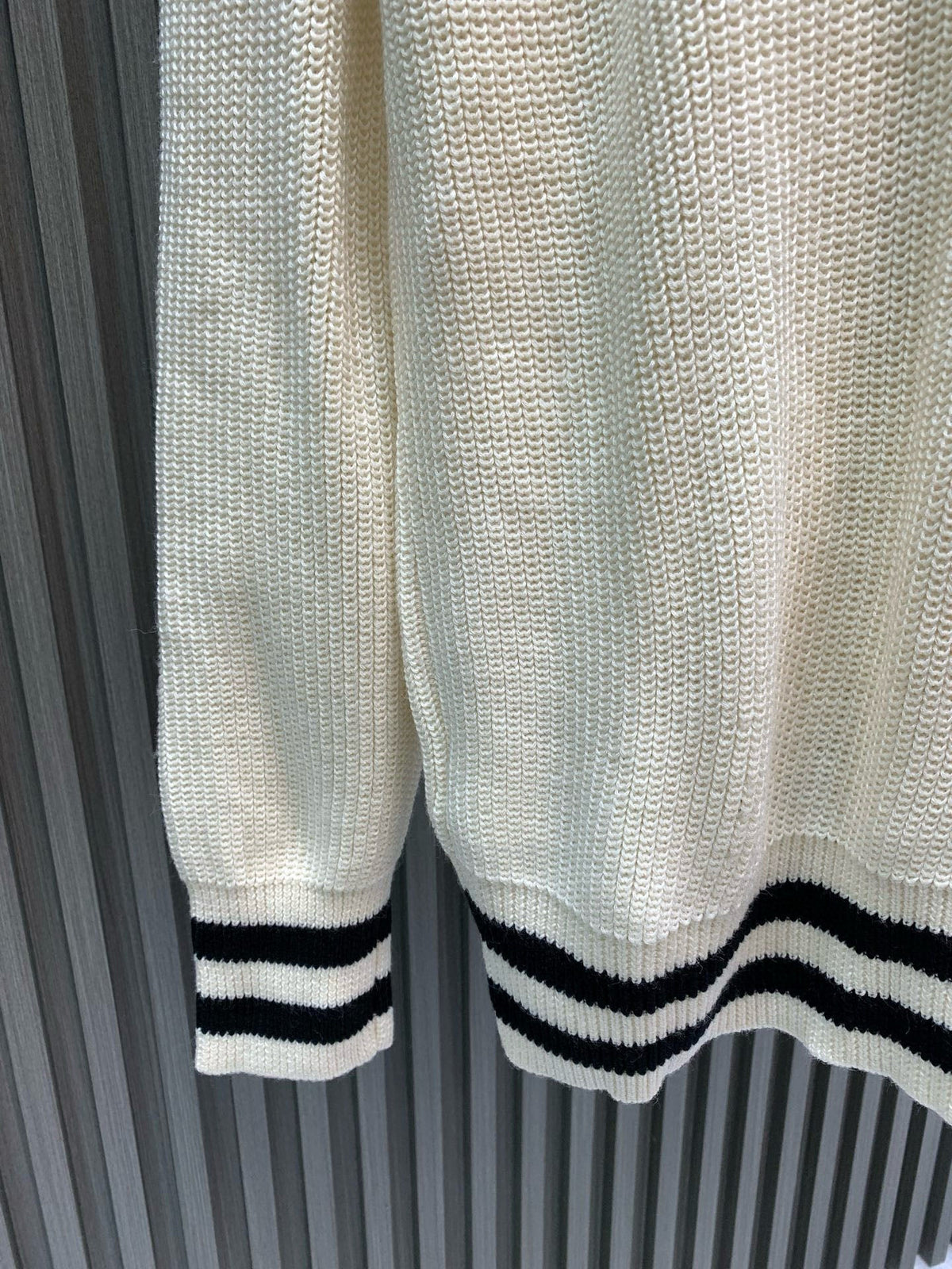 Classic Fashion Sweater-1095