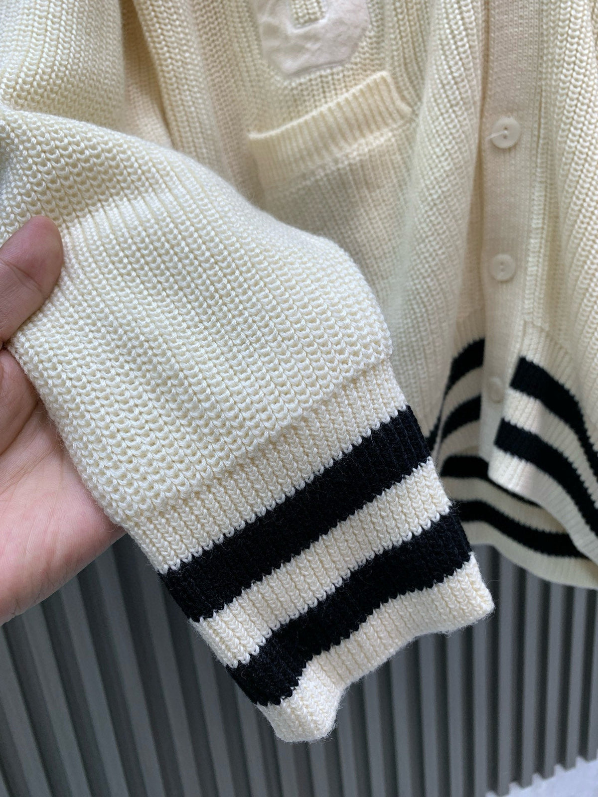 Classic Fashion Sweater-1095