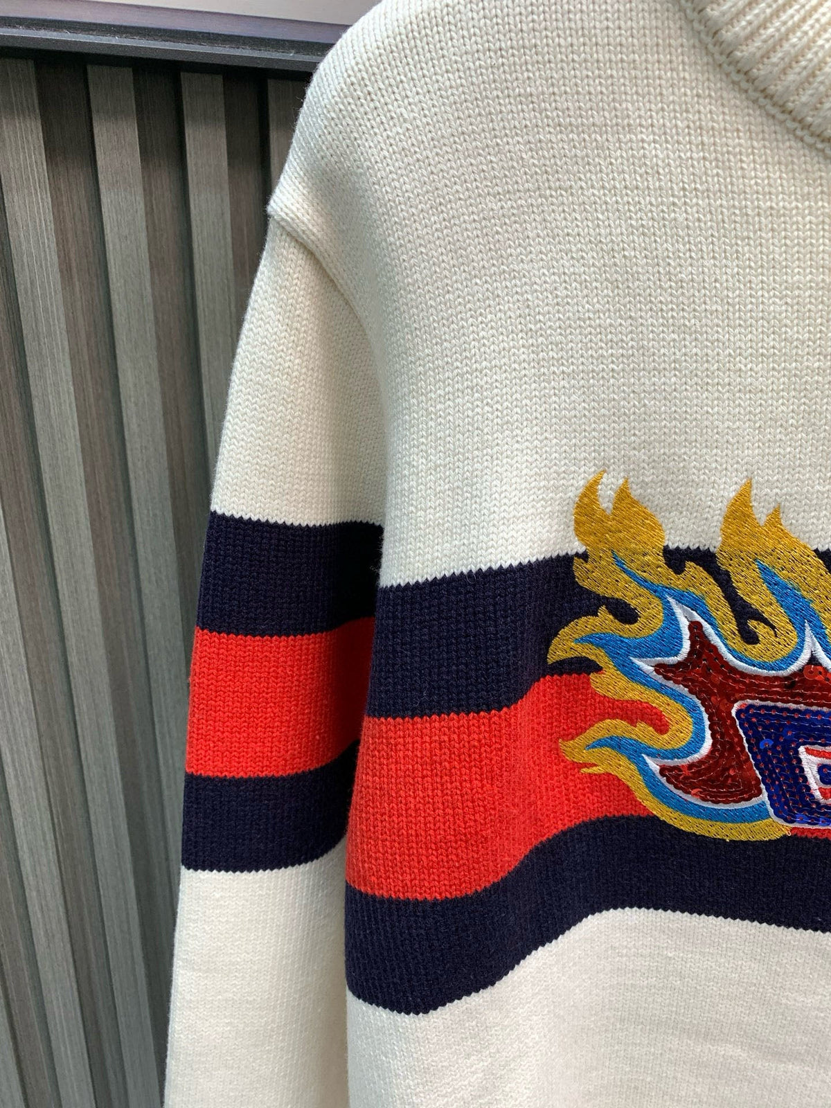Classic Fashion Sweater-1098