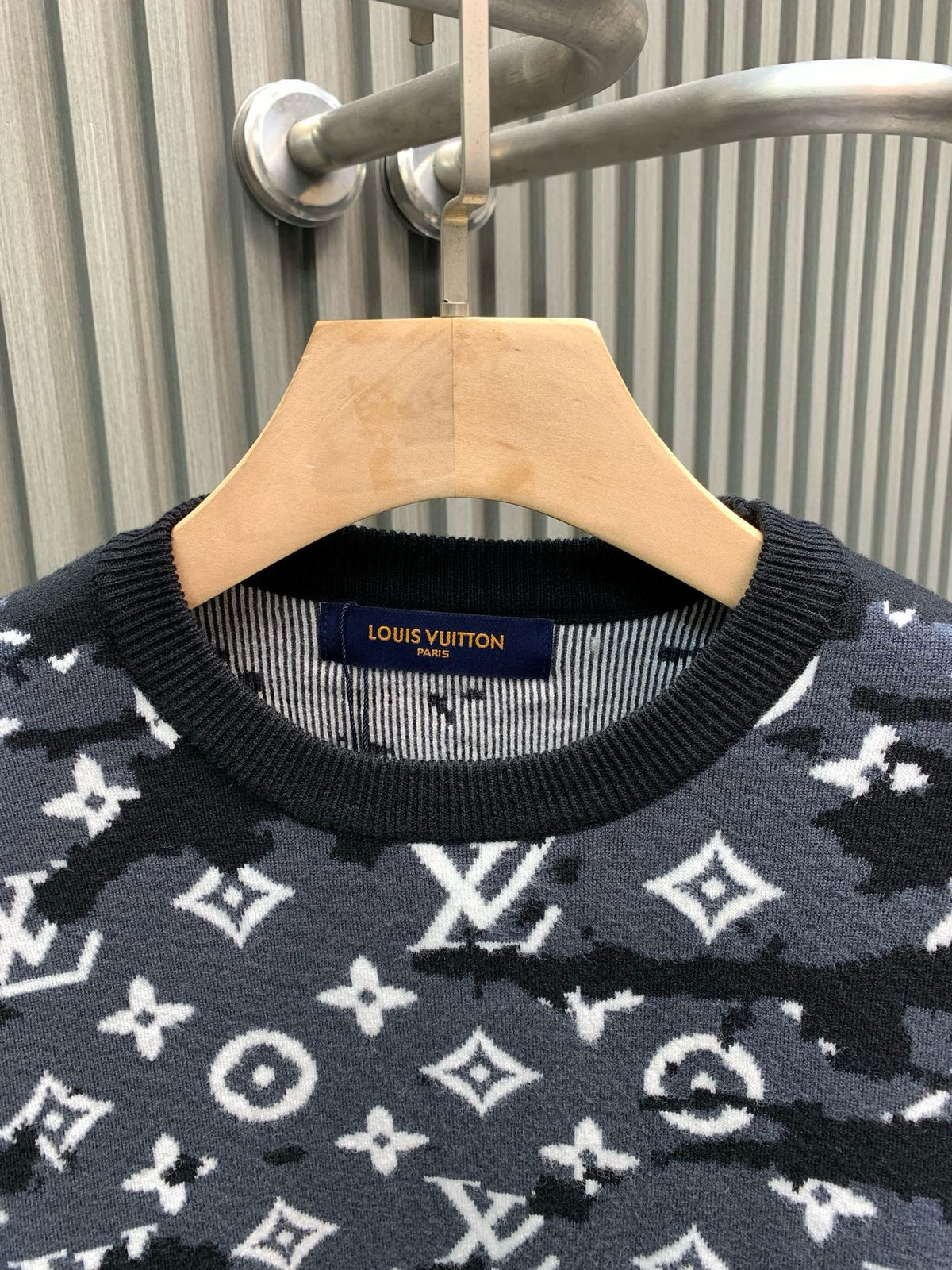 Classic Fashion Sweater-1103