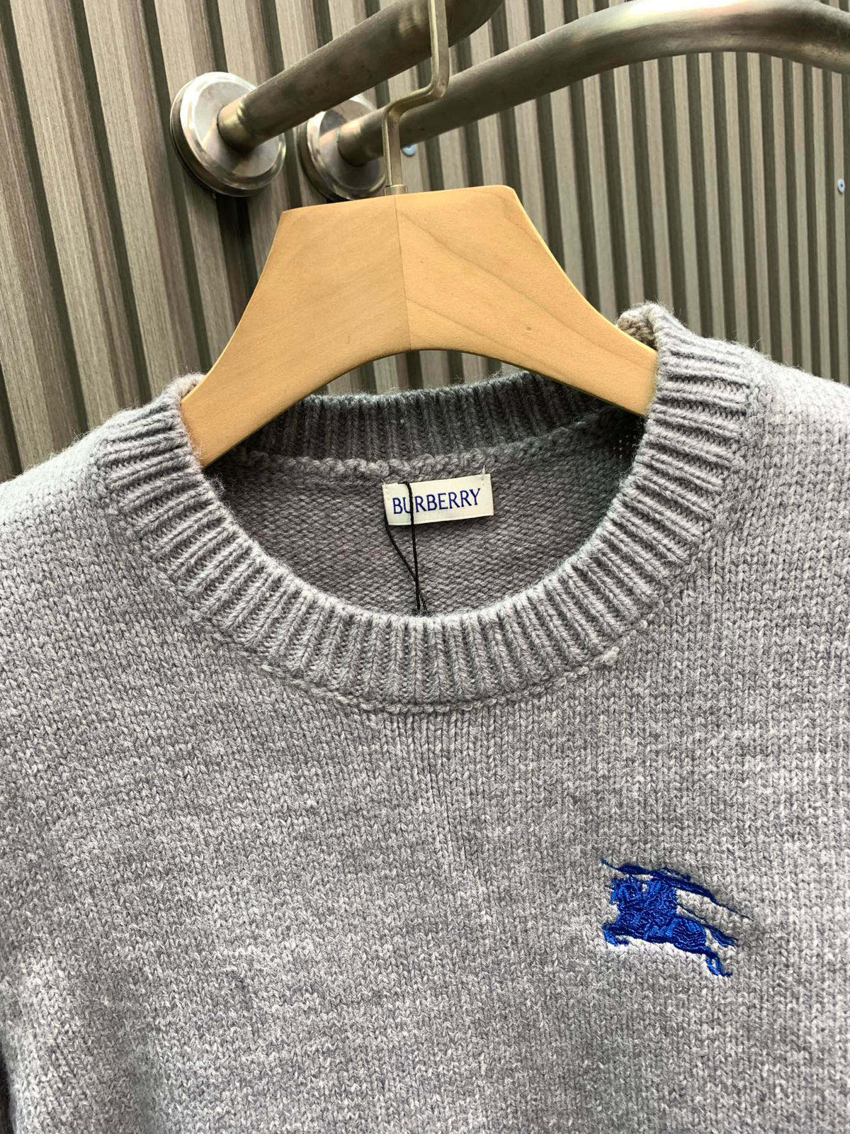 Classic Fashion Sweater-1106