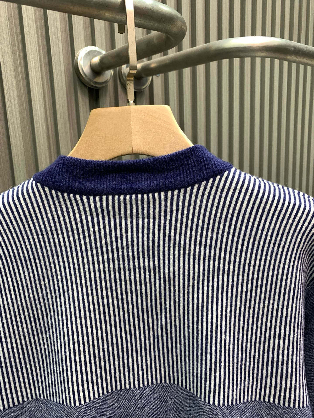 Classic Fashion Sweater-1111