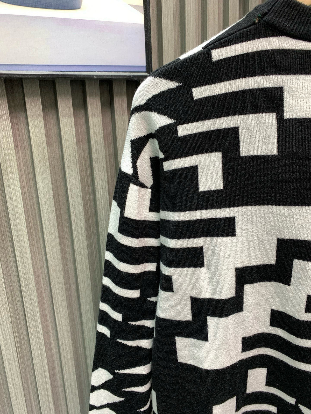 Classic Fashion Sweater-1126