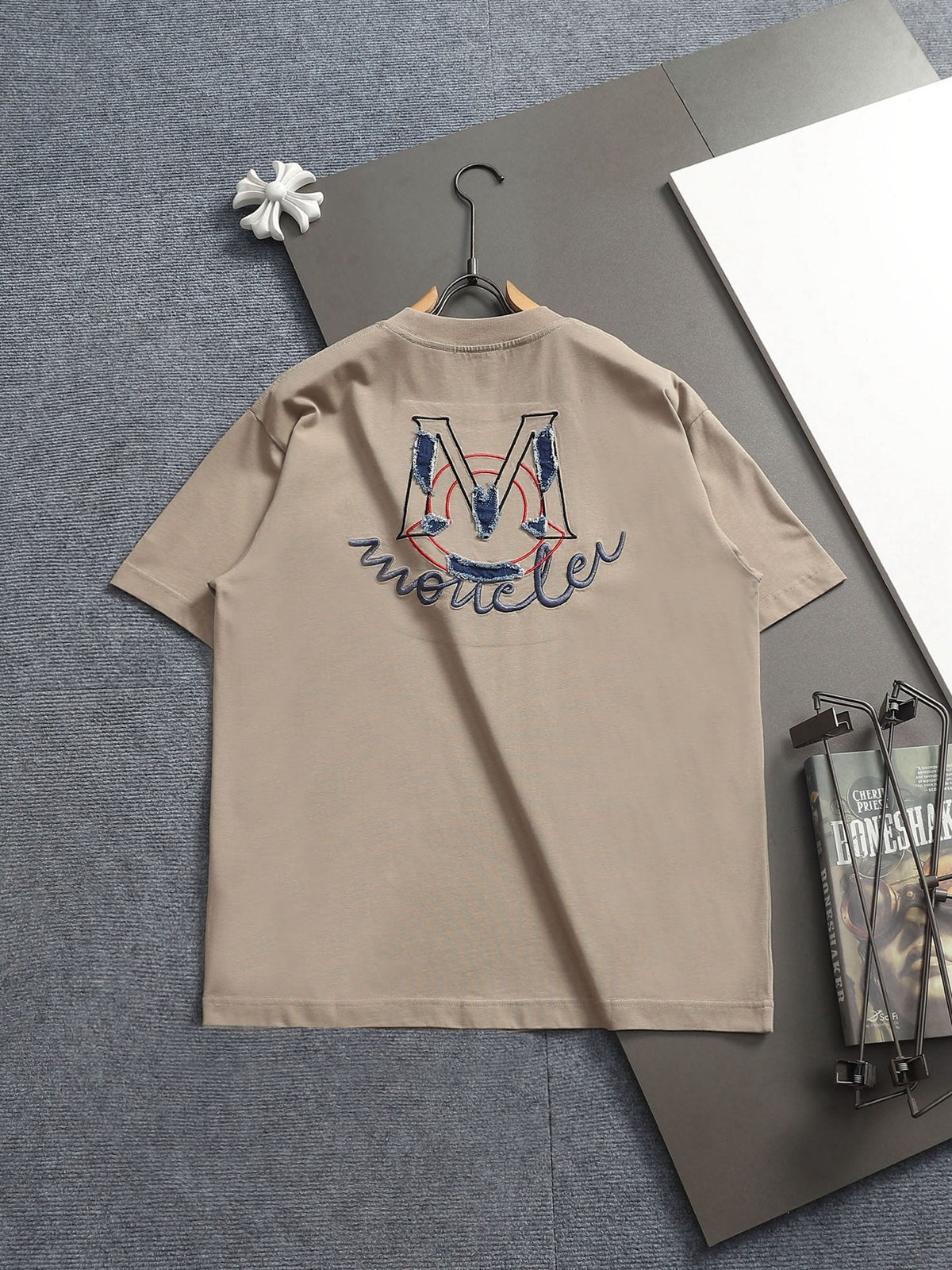 Classic T-shirt-400