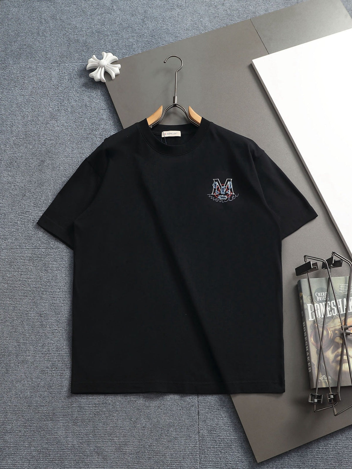 Classic T-shirt-400