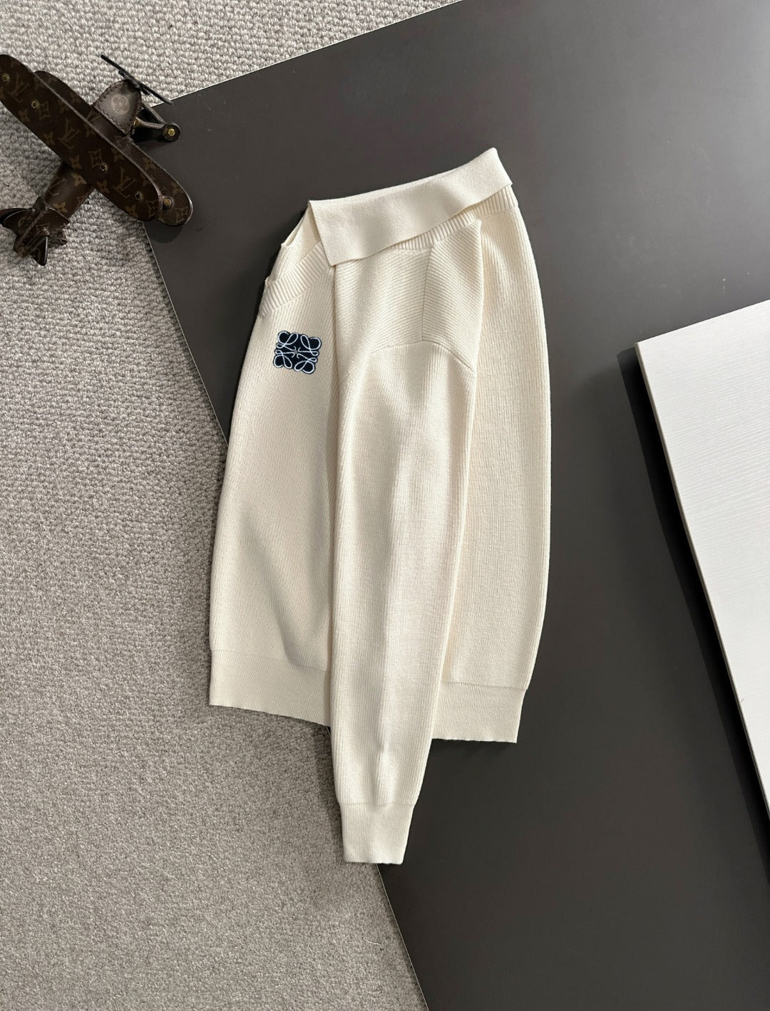 Classic Fashion Sweater-111