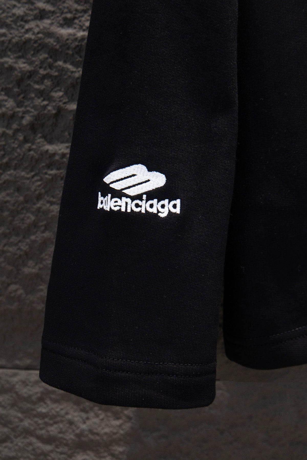 Classic Fit Hoodie-1018