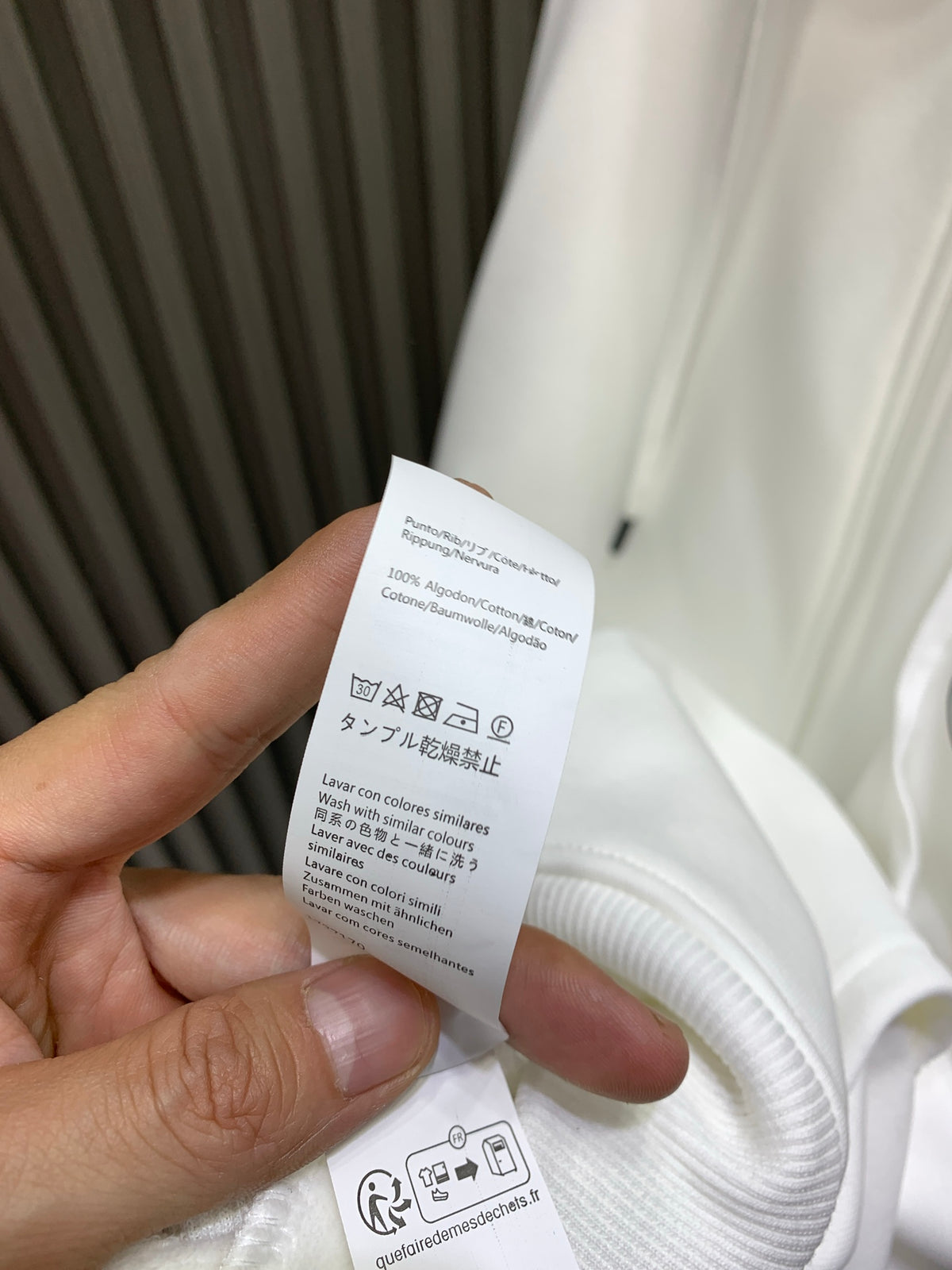 Classic Fit Hoodie-1020