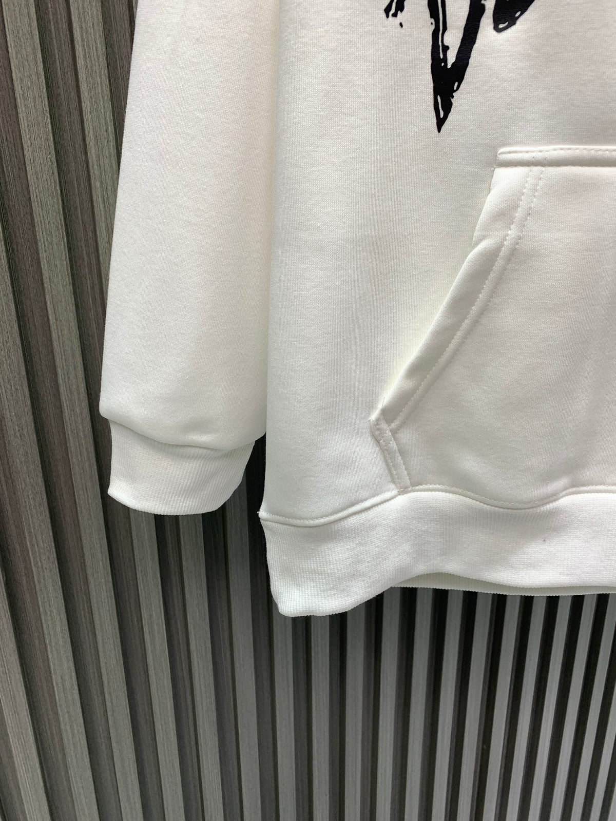 Classic Fit Hoodie-1021