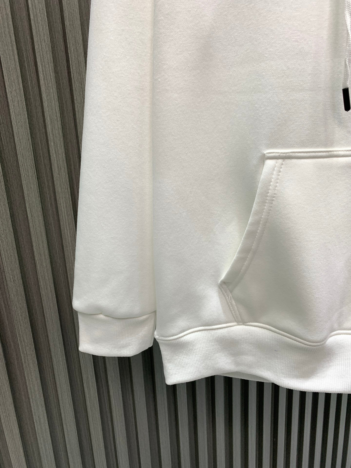 Classic Fit Hoodie-1022